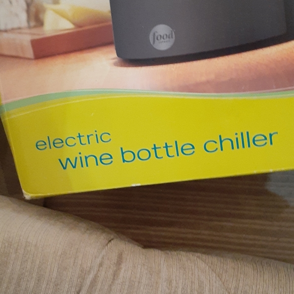 LAST CHANCE, Electric Wine Bottle Chiller - Picture 3 of 5